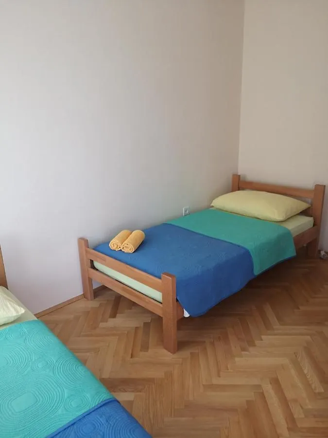 Apartman Dubravko Tribanj Starigrad Paklenica 0*,