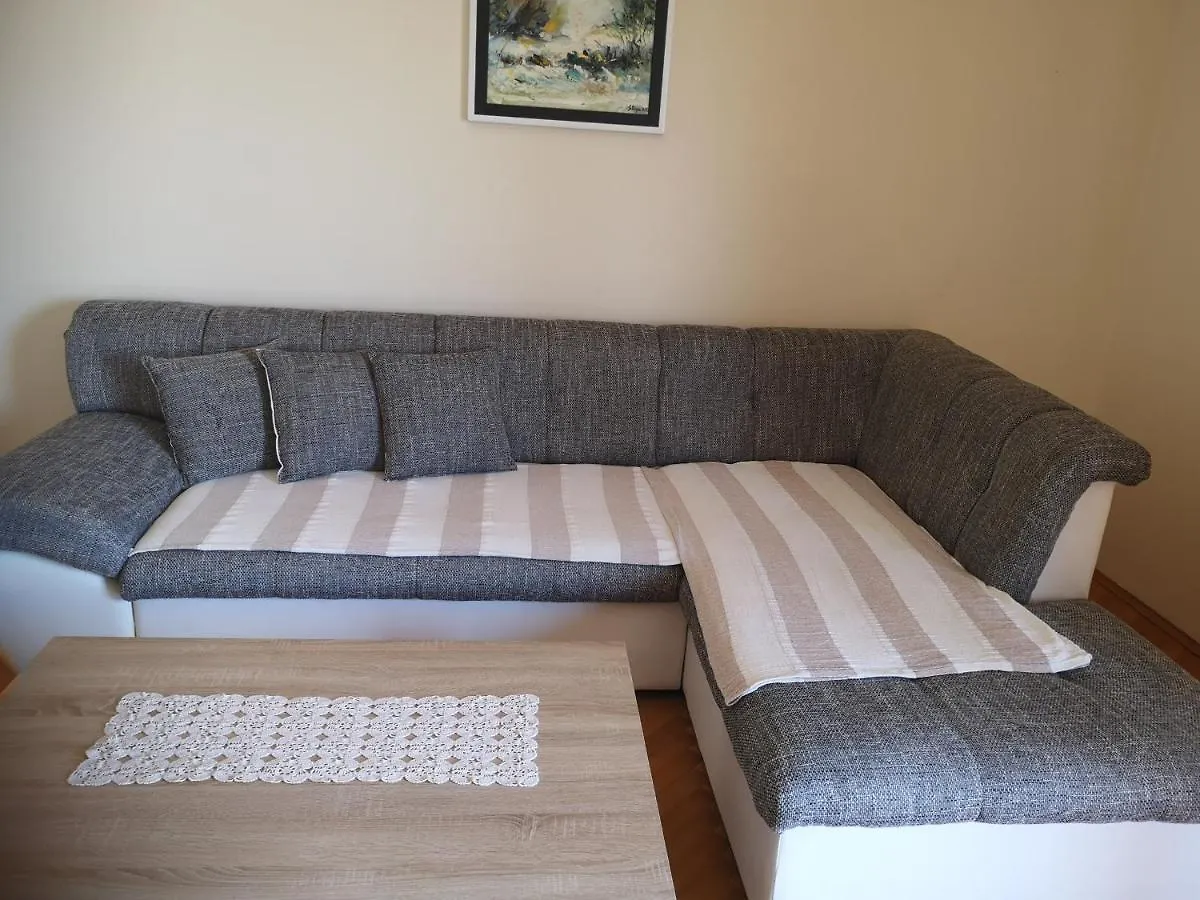 Apartman Dubravko Tribanj Starigrad Paklenica