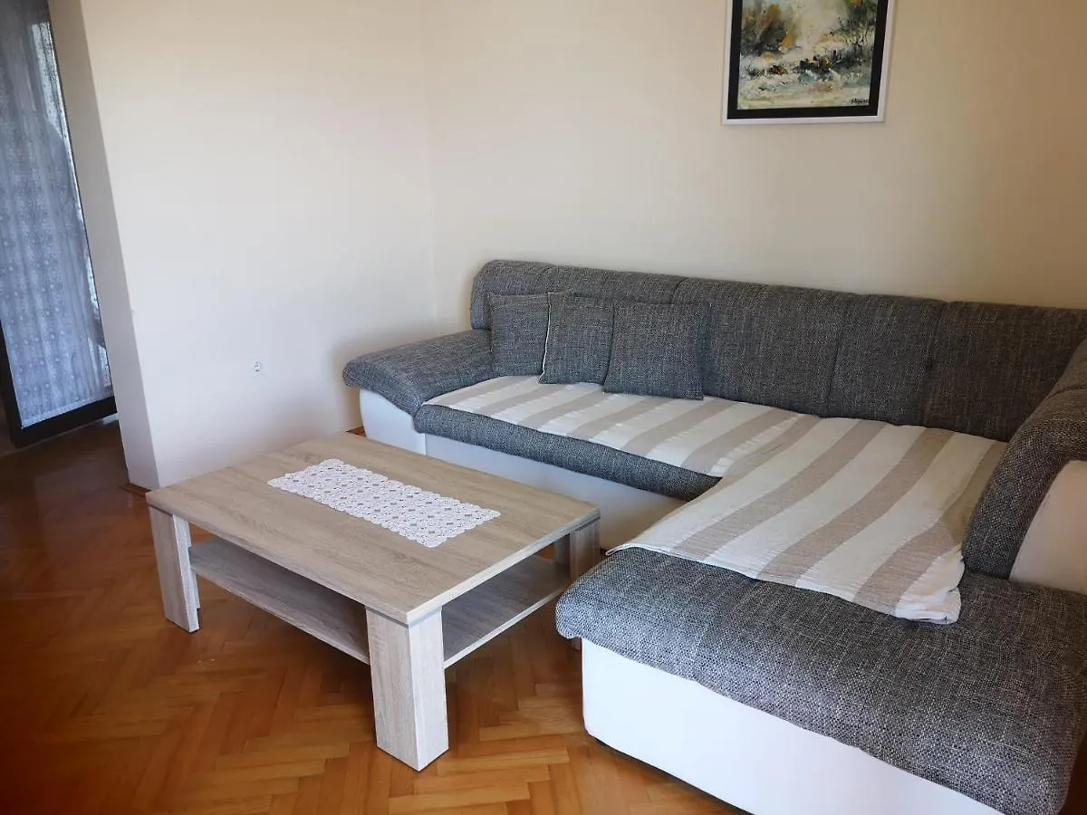 Apartman Dubravko Tribanj Starigrad Paklenica Apartment
